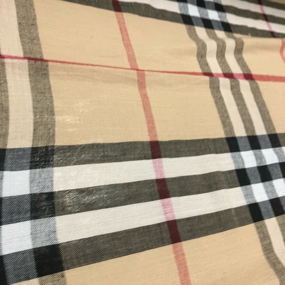 Burberry plaid design styled pattern double layered thin throw blanket neck wrap - Picture 7 of 10